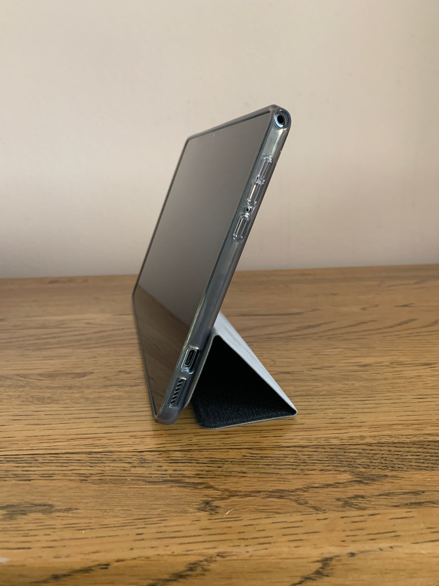 Joysurf tablet case with stand
